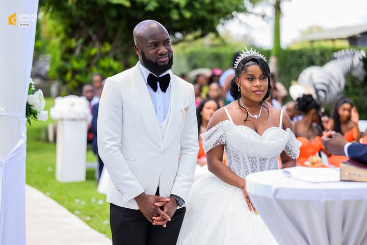 Professional wedding photography by Chellah Tukuta